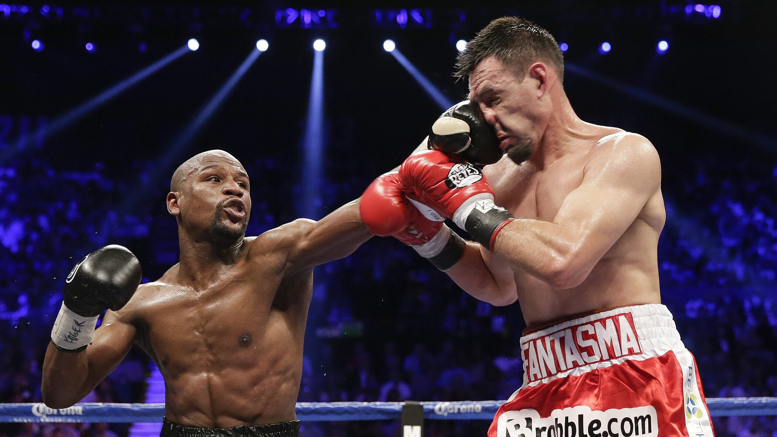 摩纳哥男队自由泳展现强劲爆发力，摩纳哥游艇俱乐部