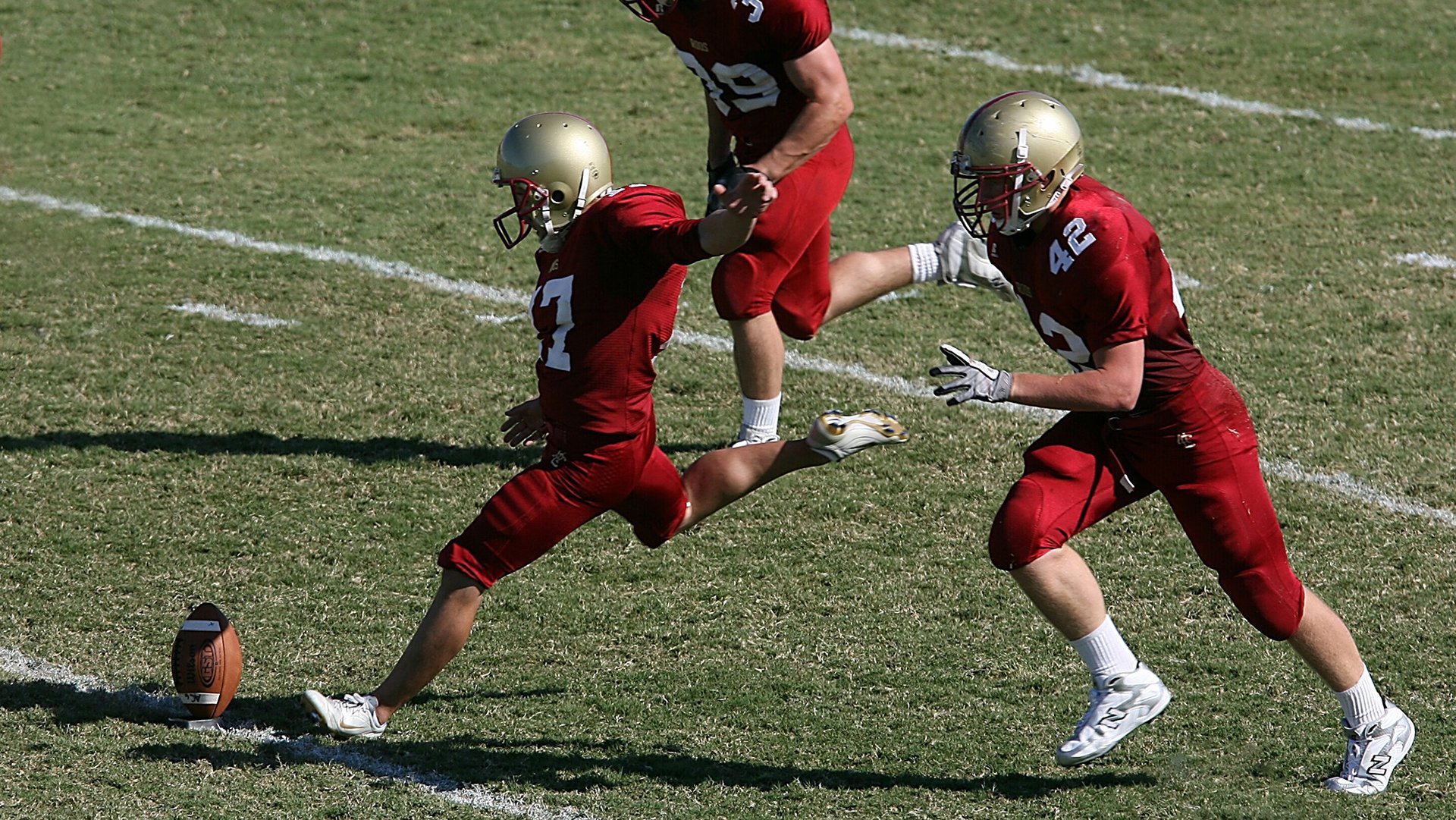 荷兰队在国际比赛中表现优异，晋级形势佳